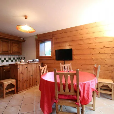Apartment 3 Pieces Avec Parking, Pres Des Pistes Et Commerces - Fr-1-572-55